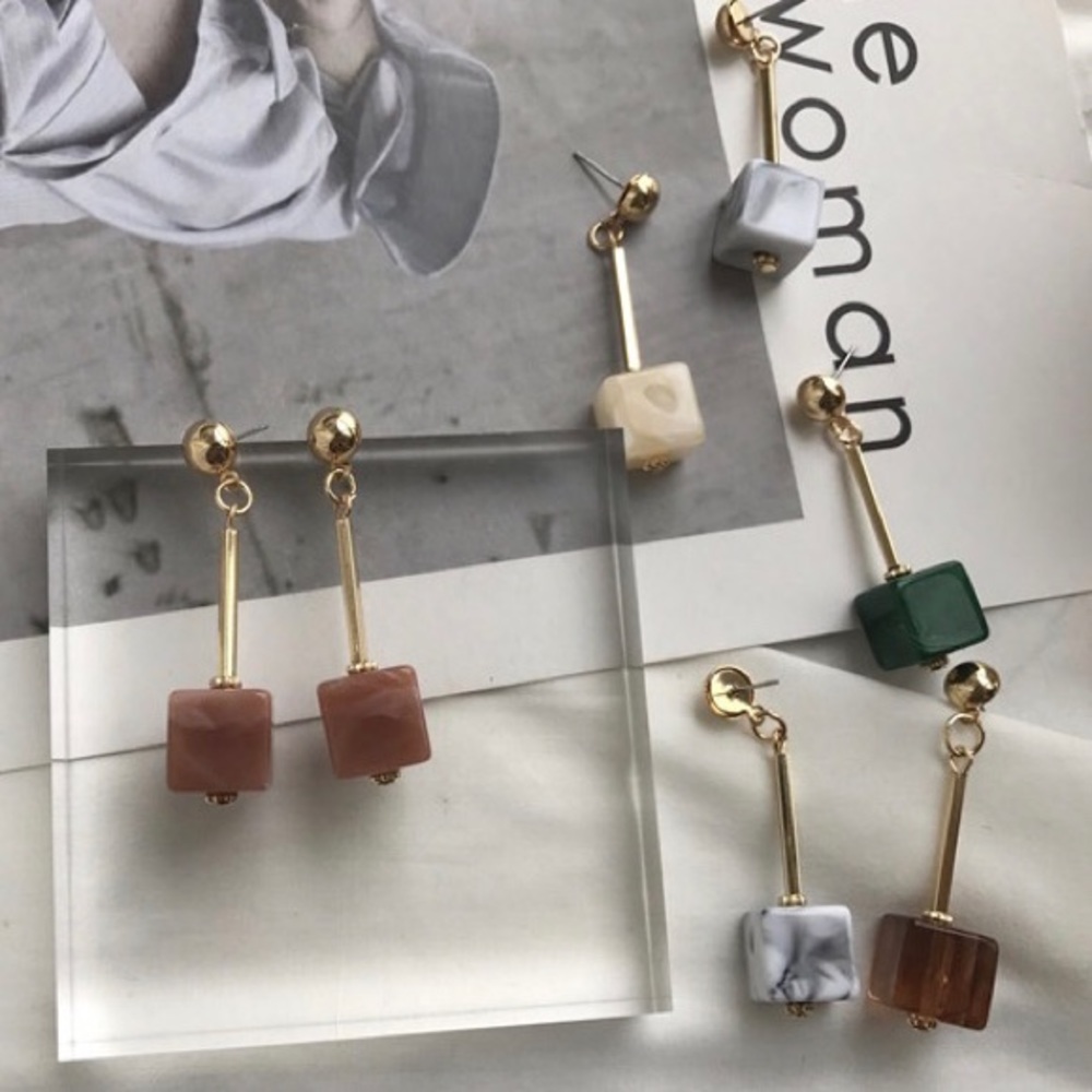 LAST Stylish Cube Drop Marble Earrings - Picture 4 of 8
